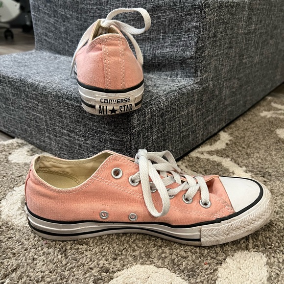 Light pink Converse - Picture 3 of 8